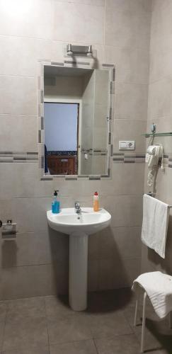 Habitación Doble con baño compartido del hotel Catedral. Foto 9