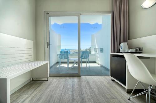 Habitación Doble con vistas al mar - 1 o 2 camas del hotel Caserio. Foto 4