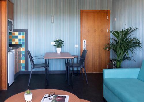 Apartamento de 1 dormitorio con vistas a la piscina (2 adultos) del hotel Axel Beach Maspalomas - Adults Only. Foto 4