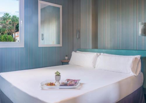 Apartamento de 1 dormitorio con vistas a la piscina (3 adultos) del hotel Axel Beach Maspalomas - Adults Only. Foto 5