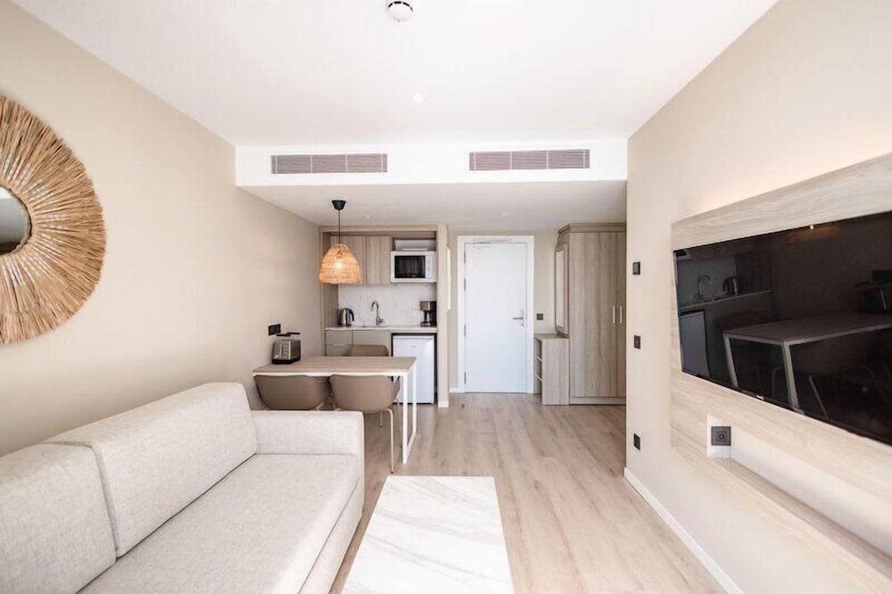 Junior suite Vista Mar Lujo Balcón o Terraza Sofá Cama incluido 2 Camas individuales Agradable del hotel Servatur Puerto Azul. Foto 2
