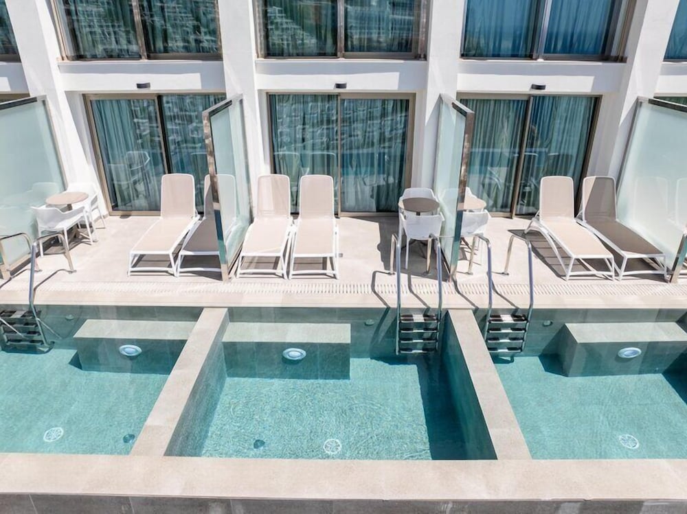 Dúplex superior, piscina privada (2 Adults +18) del hotel Servatur Puerto Azul. Foto 11