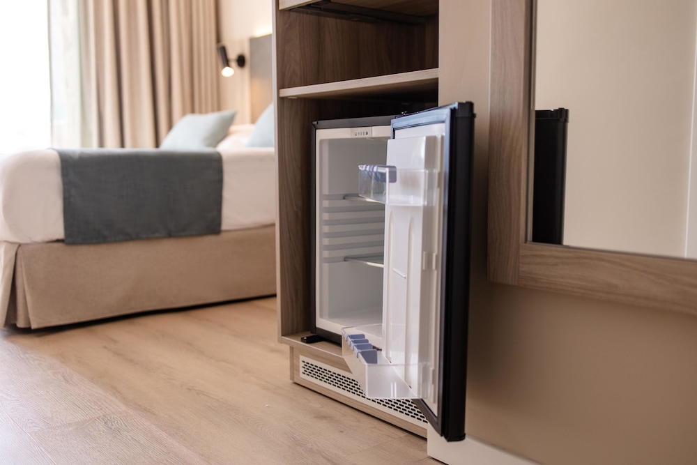 Habitación clásica doble de uso individual del hotel Servatur Puerto Azul. Foto 2