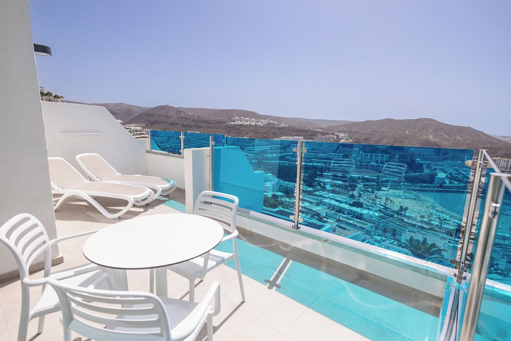 Suite estudio junior, vistas al mar del hotel Servatur Puerto Azul. Foto 8