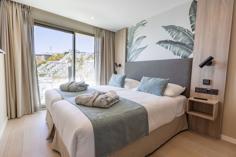 Dúplex superior, piscina privada del hotel Servatur Puerto Azul