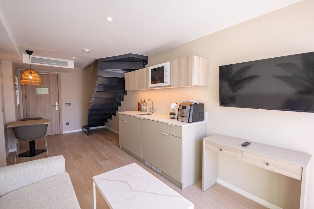 Dúplex superior, piscina privada del hotel Servatur Puerto Azul. Foto 3