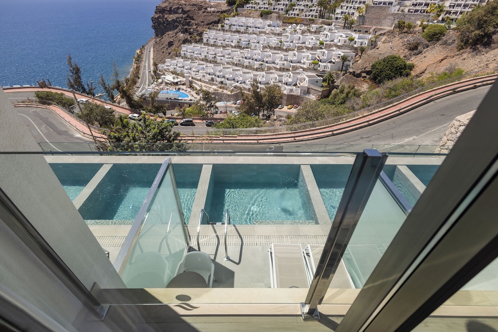 Dúplex superior, piscina privada del hotel Servatur Puerto Azul. Foto 5