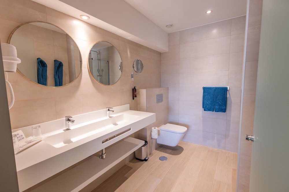 Dúplex superior, piscina privada del hotel Servatur Puerto Azul. Foto 9