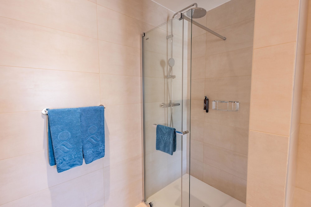 Dúplex superior, piscina privada del hotel Servatur Puerto Azul. Foto 10