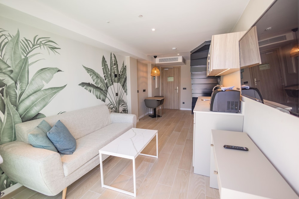 Dúplex superior, piscina privada del hotel Servatur Puerto Azul. Foto 17