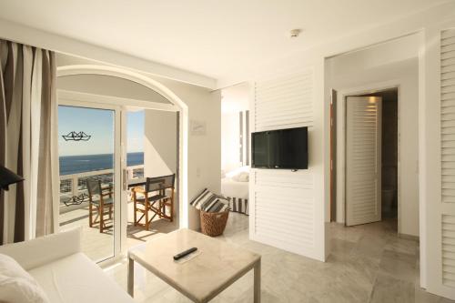 Apartamento con terraza del hotel Marina Bayview - Adults Only. Foto 3