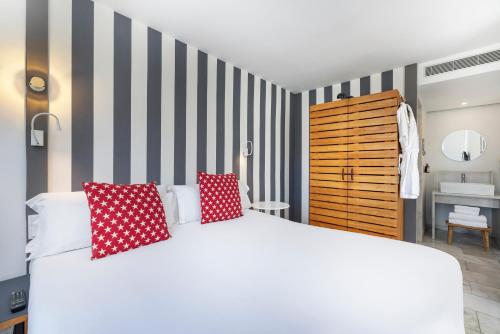 Superior Apartment with Sea View and Balcony del hotel Marina Bayview - Adults Only. Foto 12