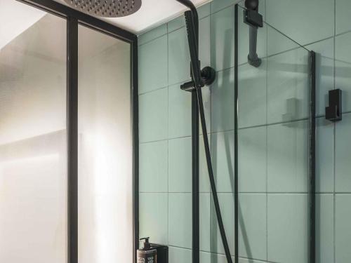 Suite Estándar del hotel Ibis Styles Montmartre Nord. Foto 12