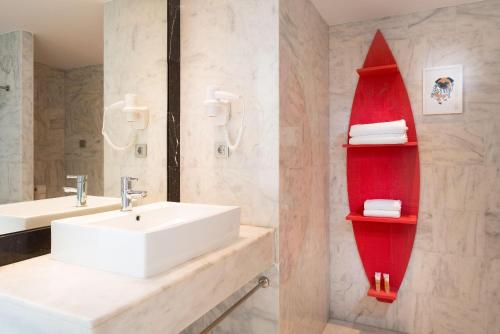 Suite Selecta con vistas al mar del hotel Marina Suites. Foto 4