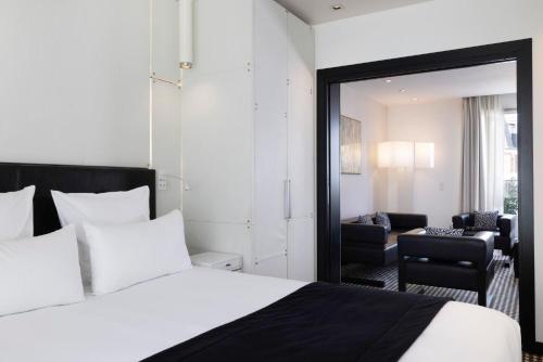 Suite con terraza del hotel Félicien By Elegancia. Foto 12