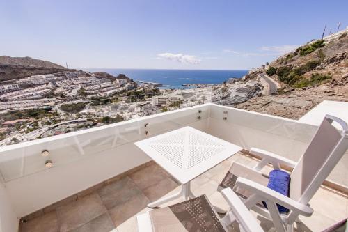 Habitación doble Vista Mar Balcón o Terraza Exterior Premium 2 Camas individuales del hotel Servatur Hartaguna - Adults Only. Foto 11