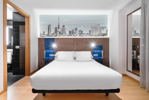 Habitación Doble Estándar - 1 o 2 camas del hotel Eurostars Blue Coruña. Foto 7