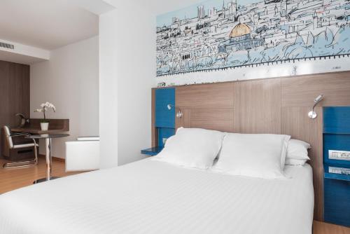 Habitación Doble Estándar - 1 o 2 camas del hotel Eurostars Blue Coruña. Foto 9