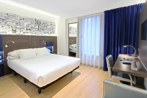 Habitación Doble Estándar - 1 o 2 camas del hotel Eurostars Blue Coruña. Foto 15