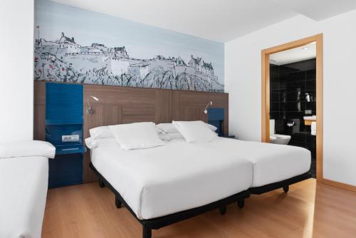 Habitación Doble con cama supletoria - 2 camas del hotel Eurostars Blue Coruña. Foto 1