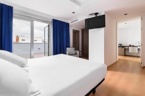 Suite Junior con terraza del hotel Eurostars Blue Coruña. Foto 3