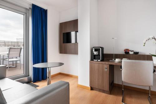Suite Junior con terraza del hotel Eurostars Blue Coruña. Foto 5
