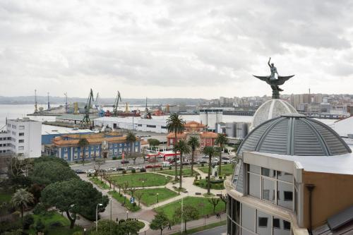 Suite Junior con terraza del hotel Eurostars Blue Coruña. Foto 8