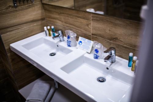 Habitación doble Vista Mar Balcón o Terraza Superior 2 Camas individuales del hotel IG Nachosol Atlantic and Yaizasol by Servatur. Foto 7