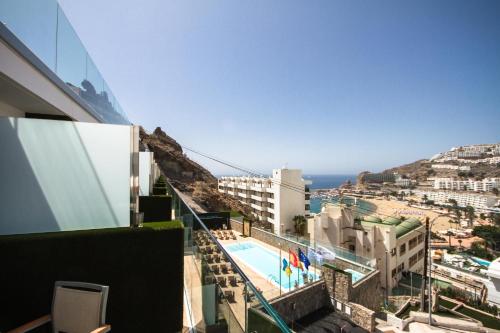 Suite Superior con jacuzzi y balcón con vistas al mar del hotel IG Nachosol Atlantic and Yaizasol by Servatur. Foto 9
