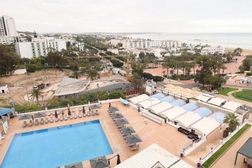 Habitación con vistas a la piscina del hotel Royal Mirage Agadir. Foto 18