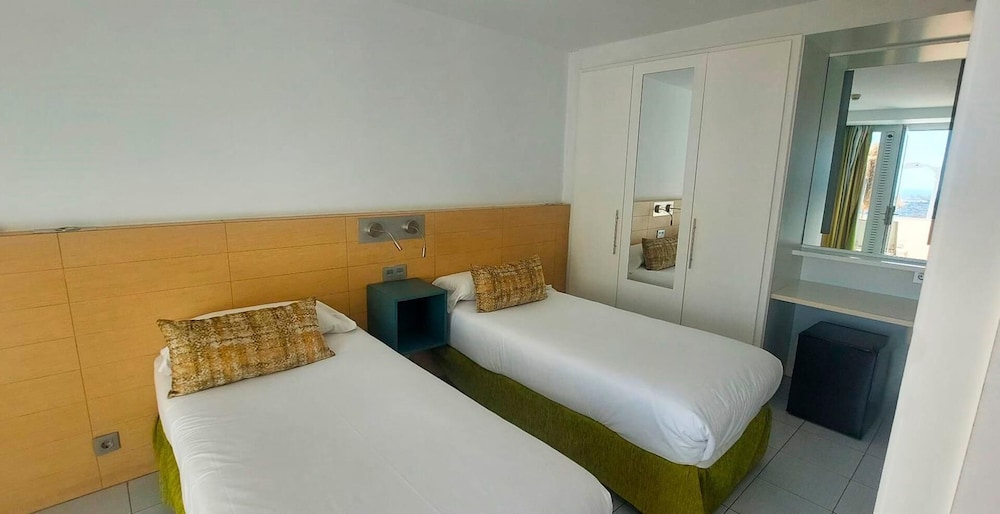 Habitación Doble Classic del hotel Servatur Riosol. Foto 4