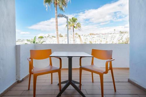 Habitación Doble Clásica con balcón pequeño del hotel Servatur Riosol. Foto 3