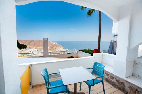 Habitación Doble Clásica con balcón pequeño del hotel Servatur Riosol. Foto 4