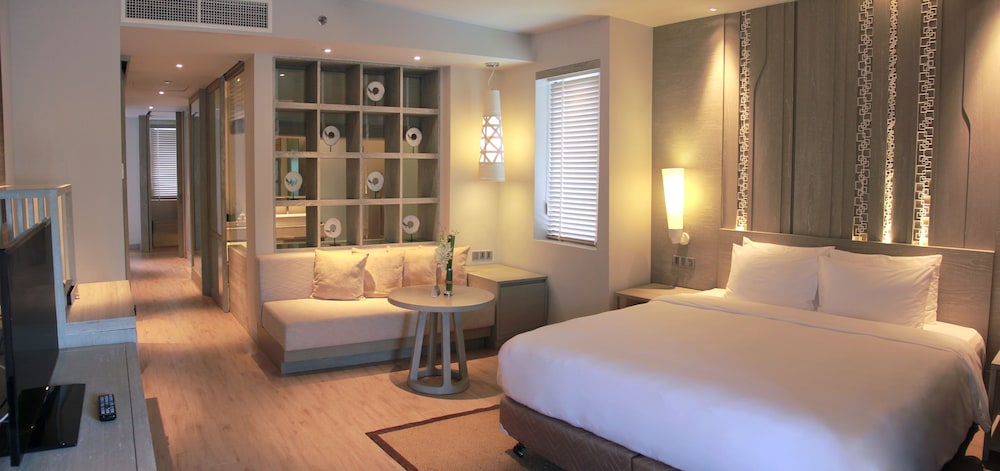Familiar del hotel Pullman Phuket Arcadia Naithon Beach. Foto 2