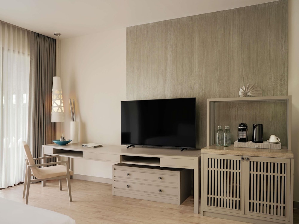 Familiar del hotel Pullman Phuket Arcadia Naithon Beach. Foto 4