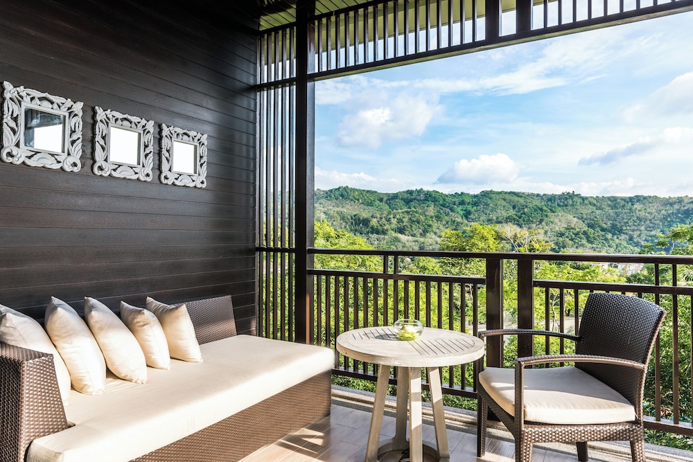 Familiar del hotel Pullman Phuket Arcadia Naithon Beach. Foto 9