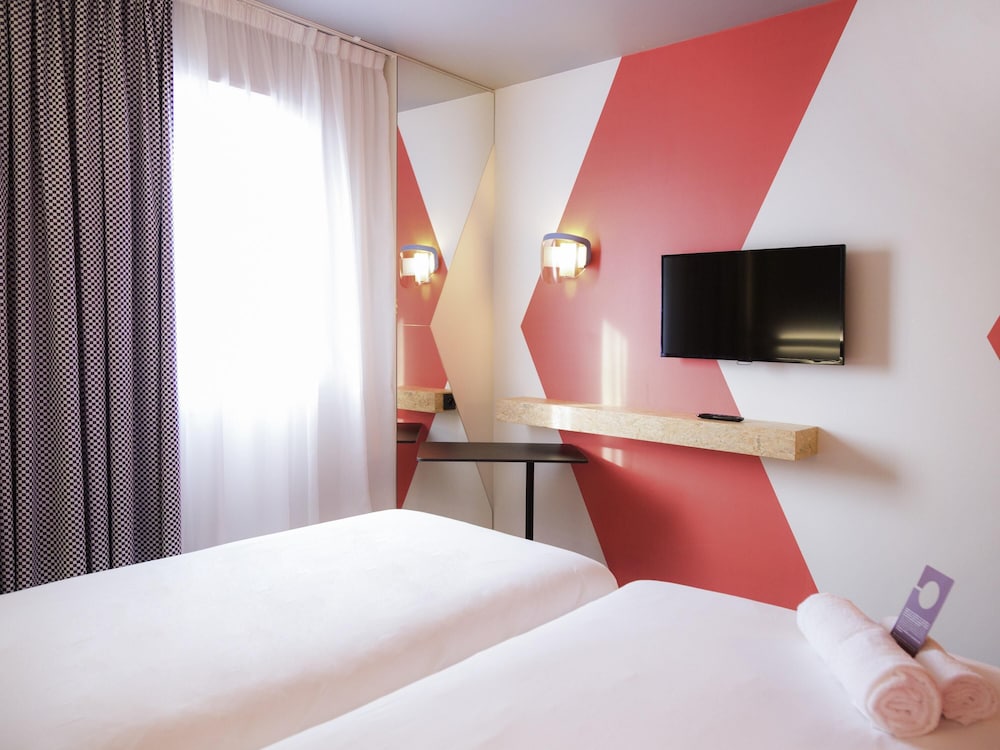 Habitación Standard con dos camas individuales del hotel Ibis Styles Bâle-mulhouse Aéroport. Foto 2