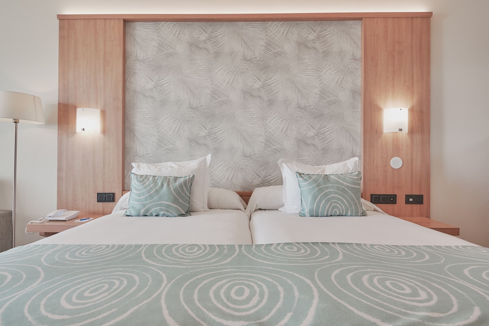 Habitación estándar doble de uso individual del hotel Gloria Palace San Agustin Thalasso and Hotel