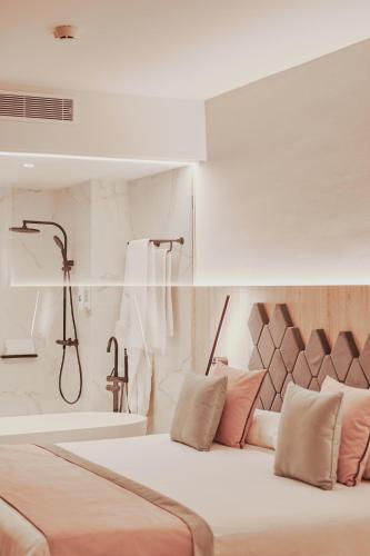 Junior suite Vista Mar Vista Piscina Balcón o Terraza 1 Cama doble del hotel Gloria Palace San Agustin Thalasso and Hotel. Foto 4