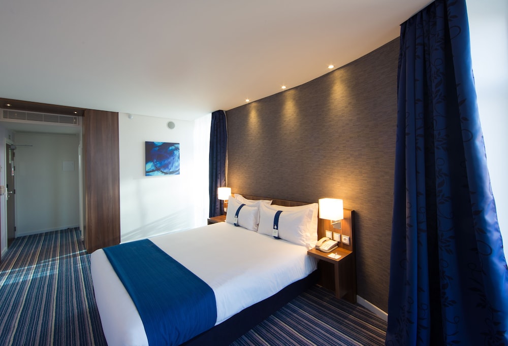 Habitación estándar, 1 cama doble con sofá cama del hotel Holiday Inn Express Lisbon Avenida Liberdade. Foto 6