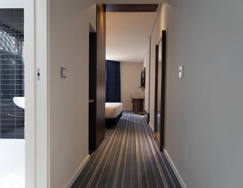 Habitación estándar, 1 cama doble, accesible para personas con discapacidad del hotel Holiday Inn Express Lisbon Avenida Liberdade. Foto 6