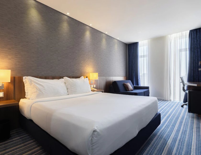 Habitación estándar, 1 cama doble con sofá cama del hotel Holiday Inn Express Lisbon Avenida Liberdade. Foto 8