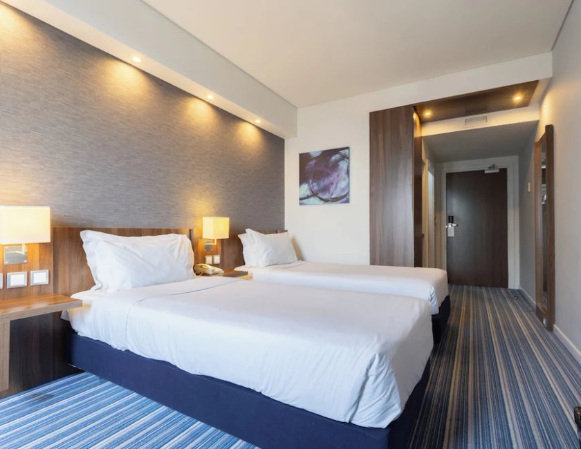 Habitación familiar, 2 camas individuales (Standard) del hotel Holiday Inn Express Lisbon Avenida Liberdade. Foto 5