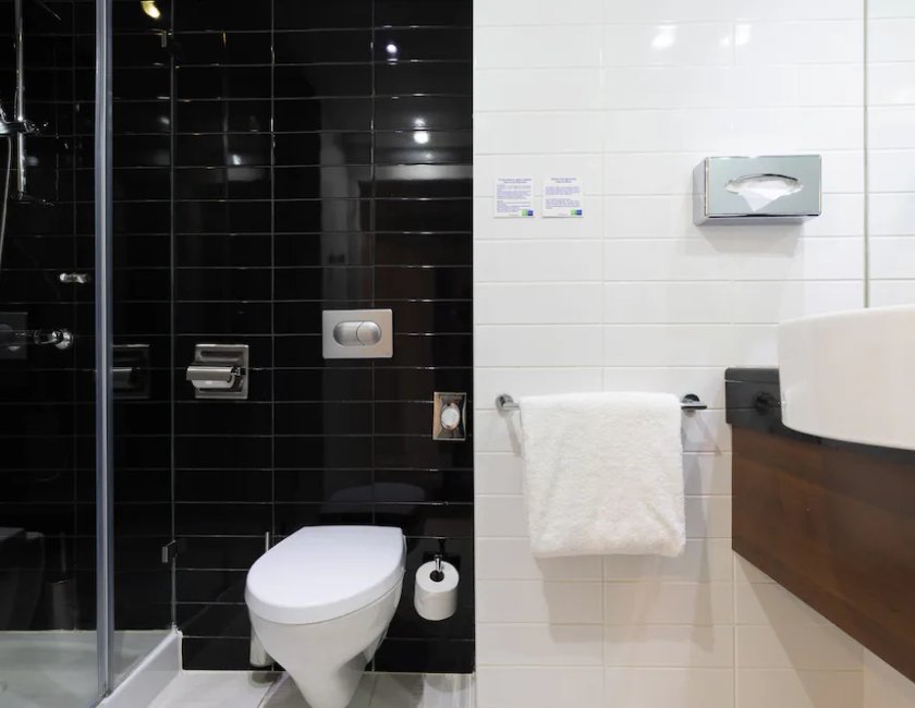 Habitación familiar, 2 camas individuales (Standard) del hotel Holiday Inn Express Lisbon Avenida Liberdade. Foto 16