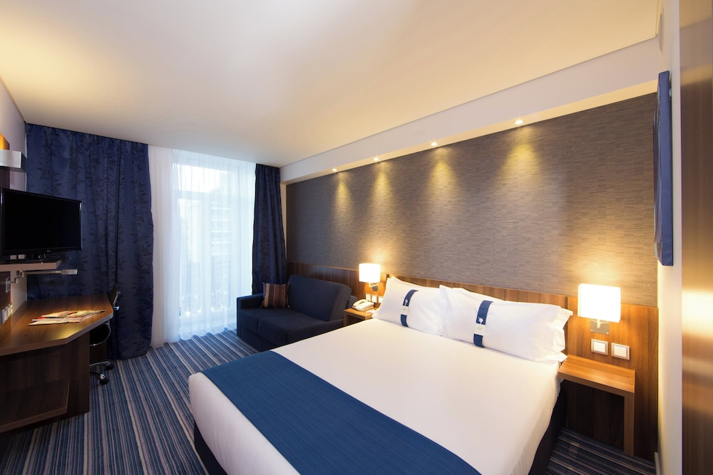 Habitación estándar, 1 cama doble con sofá cama del hotel Holiday Inn Express Lisbon Avenida Liberdade. Foto 7