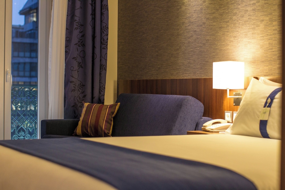 Habitación estándar, 1 cama doble con sofá cama del hotel Holiday Inn Express Lisbon Avenida Liberdade. Foto 8