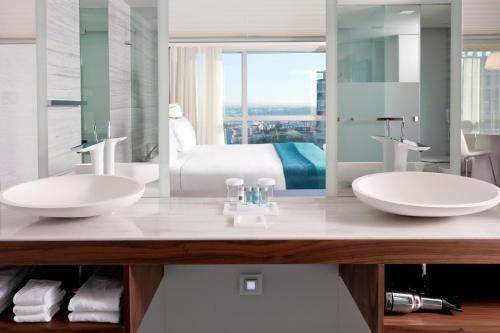 Suite Deluxe del hotel Epic Sana Lisboa. Foto 2