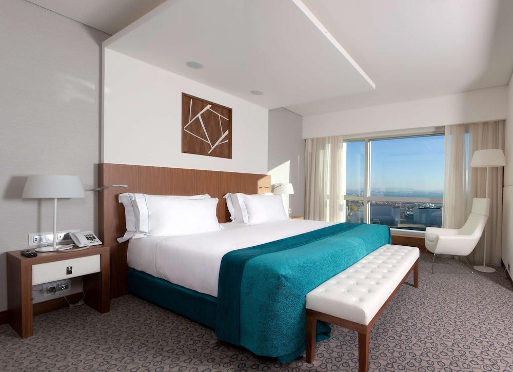 Suite Deluxe del hotel Epic Sana Lisboa. Foto 4