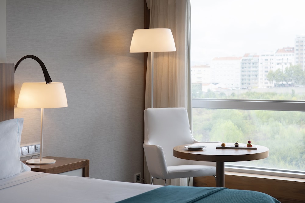 Habitación Premium con 2 camas individuales del hotel Epic Sana Lisboa. Foto 3