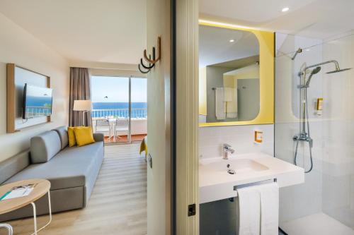 Standard Double Room del hotel Abora Interclub Atlantic By Lopesan Hotels - All Inclusive. Foto 2